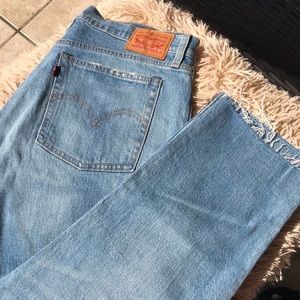 LEVI’S wedgie fit barely worn crop denim